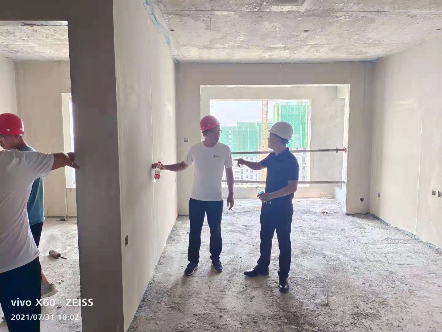 輕質(zhì)抹灰石膏開裂、空鼓、起粉、泛黃、發(fā)霉什么原因